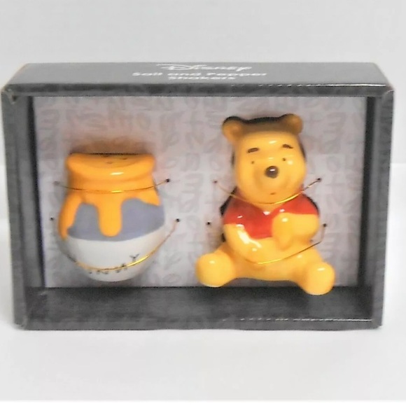 LAST ONE Disney Winnie the Pooh Salt & Pepper Set - Picture 3 of 6